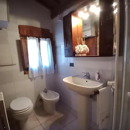 Casa La Sughera, Lamporecchio, Vinci *